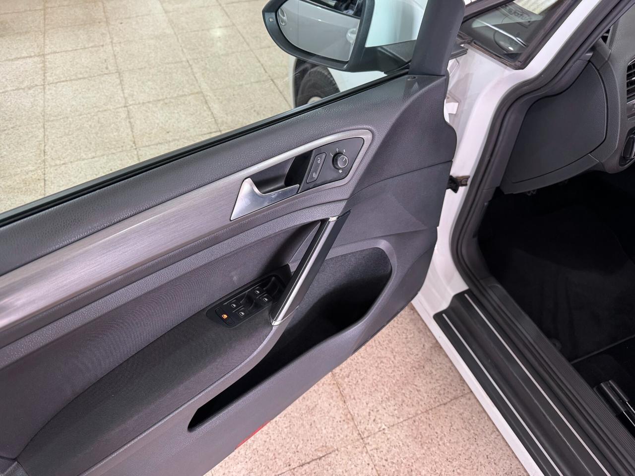 Volkswagen Golf 1.2 TSI 105 CV 5p. BlueMotion OK NEOPATENTATI