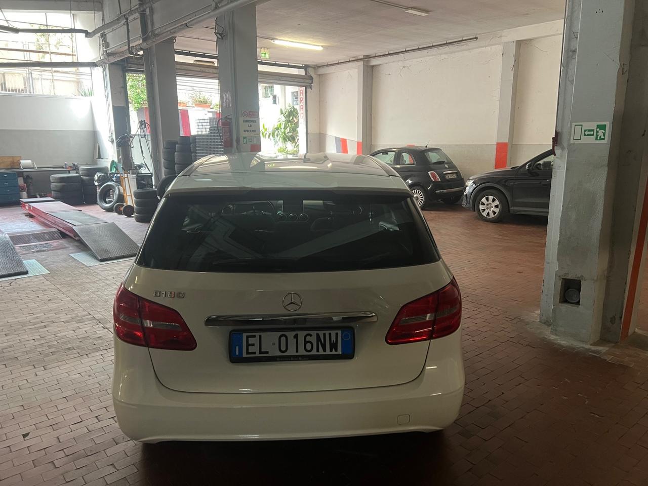 Mercedes B180 90Kw (BENZINA EURO5) NEOPATENTATI OK