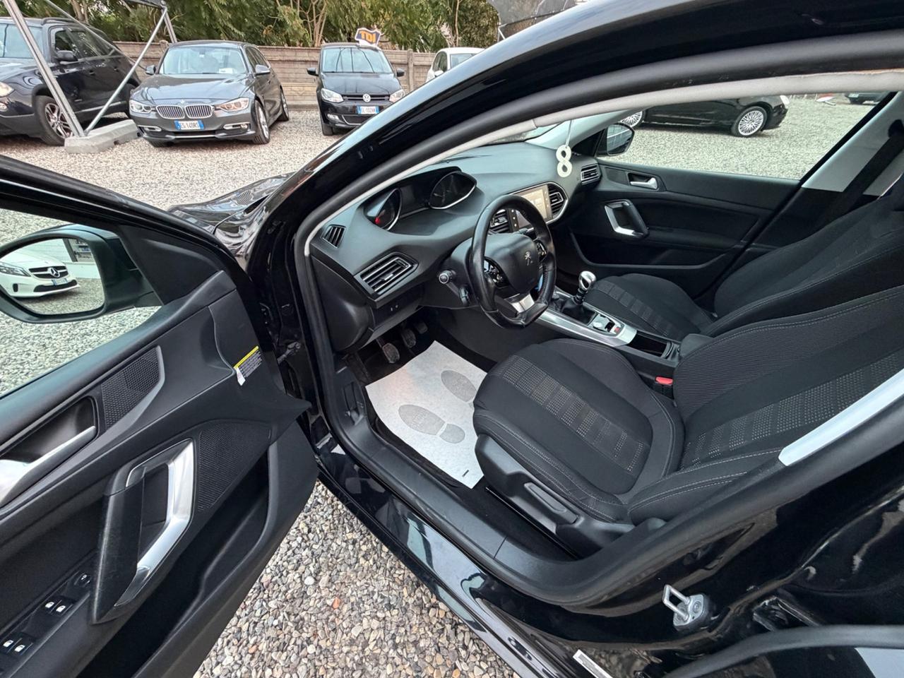 Peugeot 308 BlueHDi 120 S&S EAT6 SW Allure