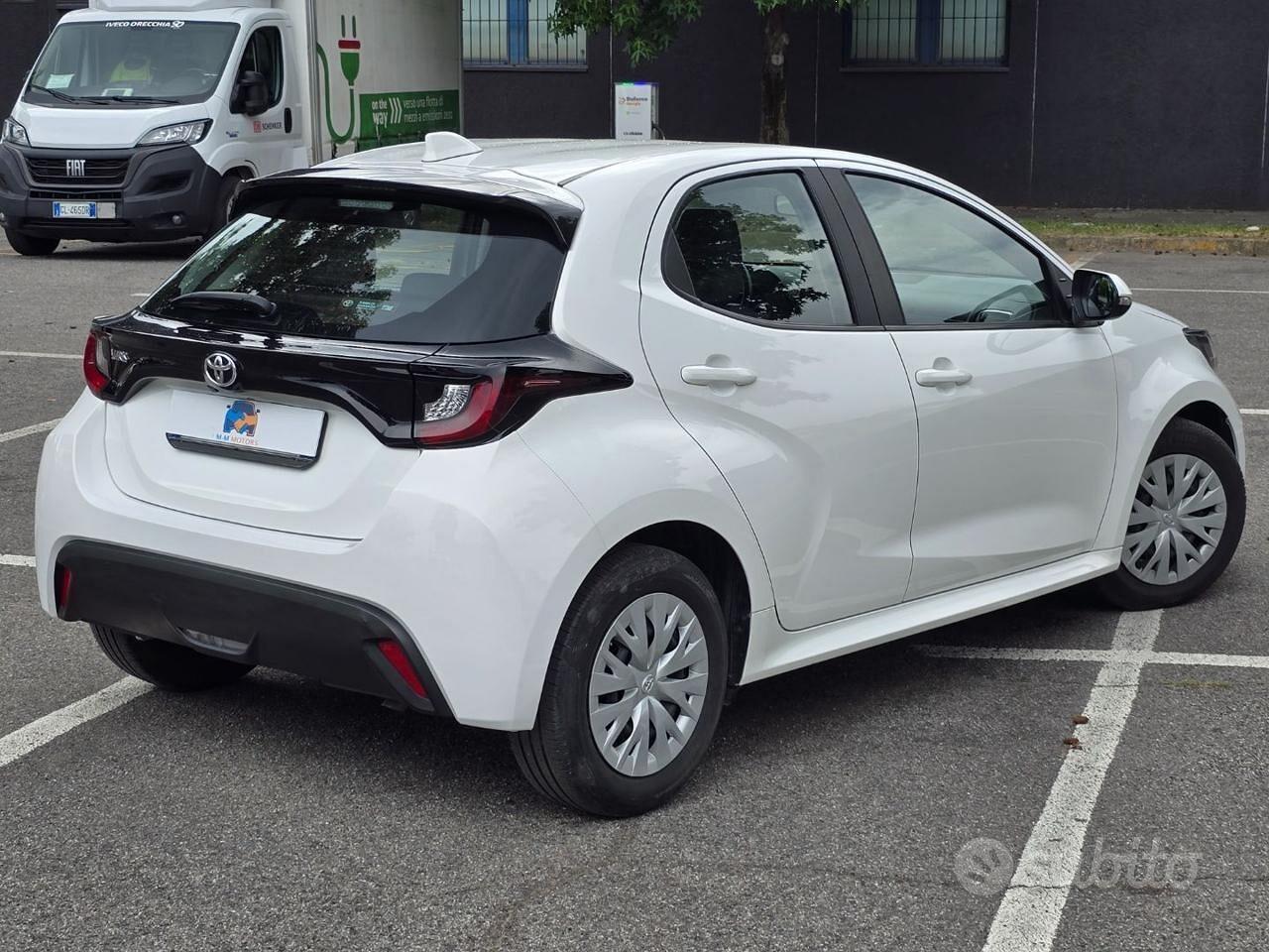 TOYOTA Yaris 1.0 5 porte Active