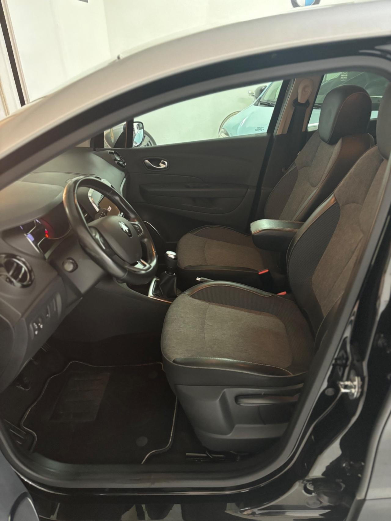 Renault Captur dCi 8V 90 CV EDC Sport Edition2