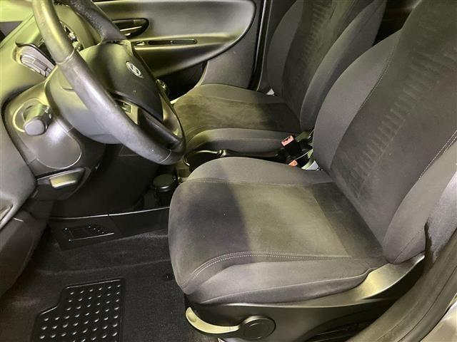 LANCIA Ypsilon 5 Porte 1.2 8v 69cv Gold c/CL E6