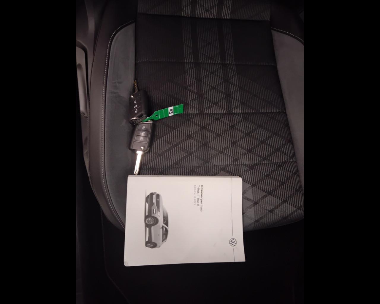 VOLKSWAGEN T-Roc 2022 - T-Roc 1.5 tsi R-Line dsg