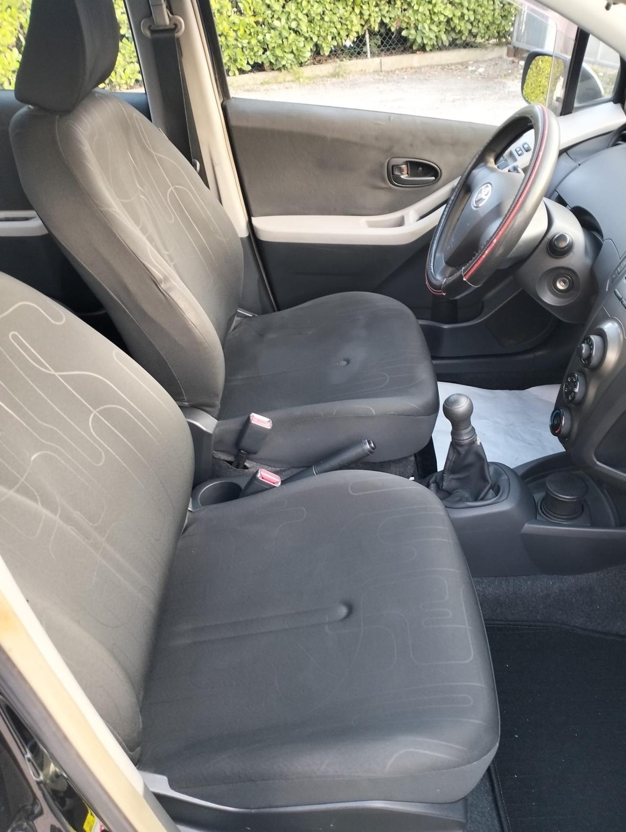 Toyota Yaris 1.0 5 porte Sol