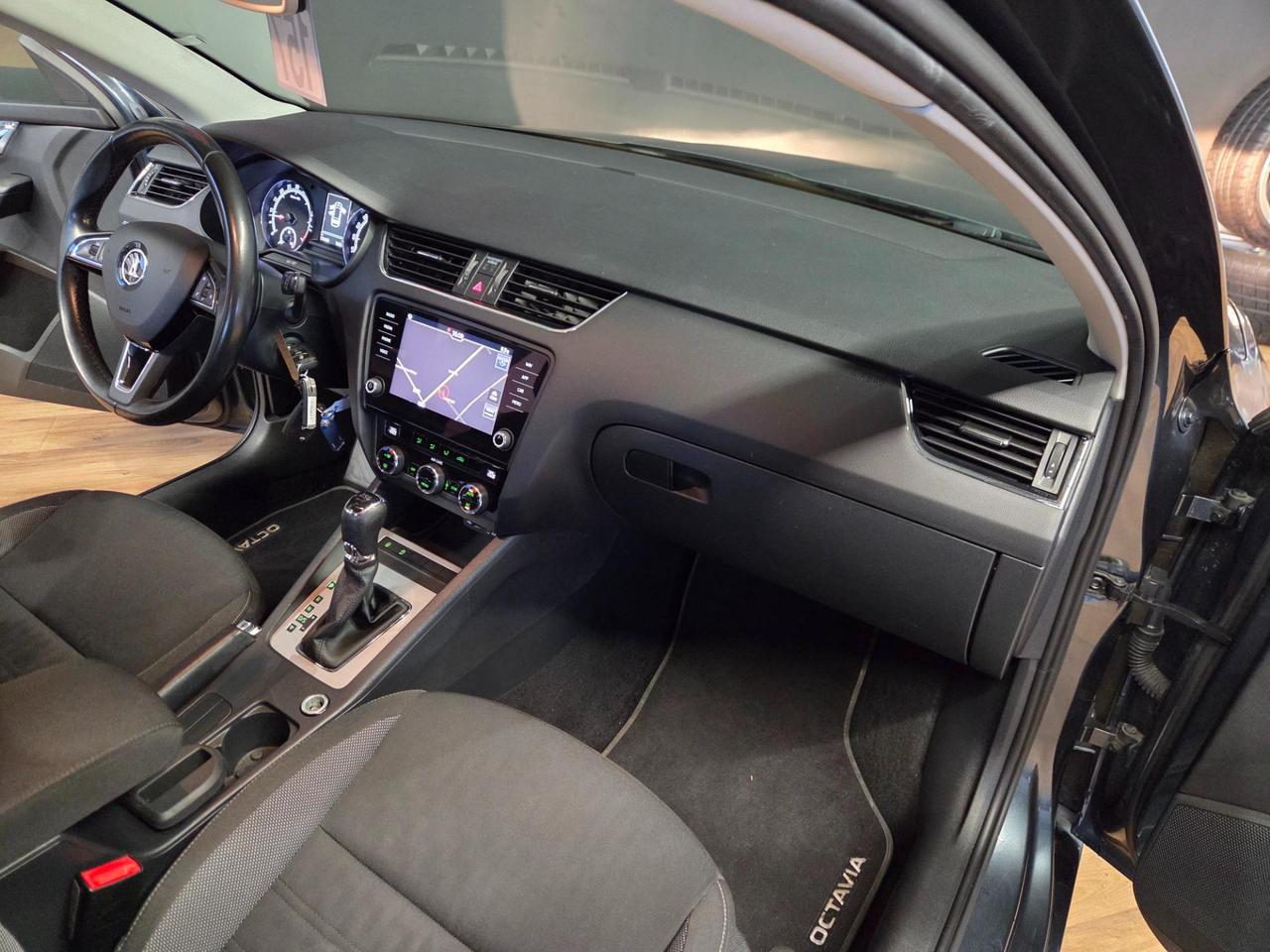 Skoda Octavia Wagon 1.6 tdi Executive 115cv dsg