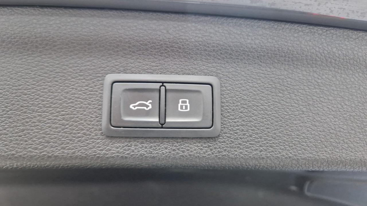 Audi Q3 2.0 TDI 150 CV S tronic Sport