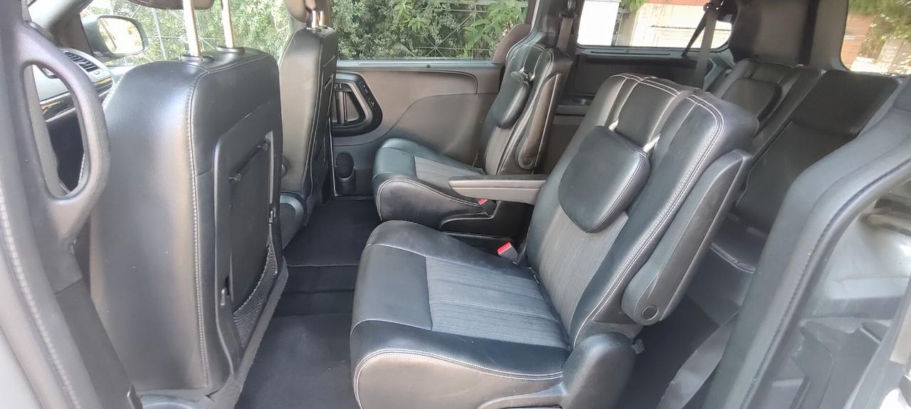 Lancia Voyager 2.8 Turbodiesel S 177 CV