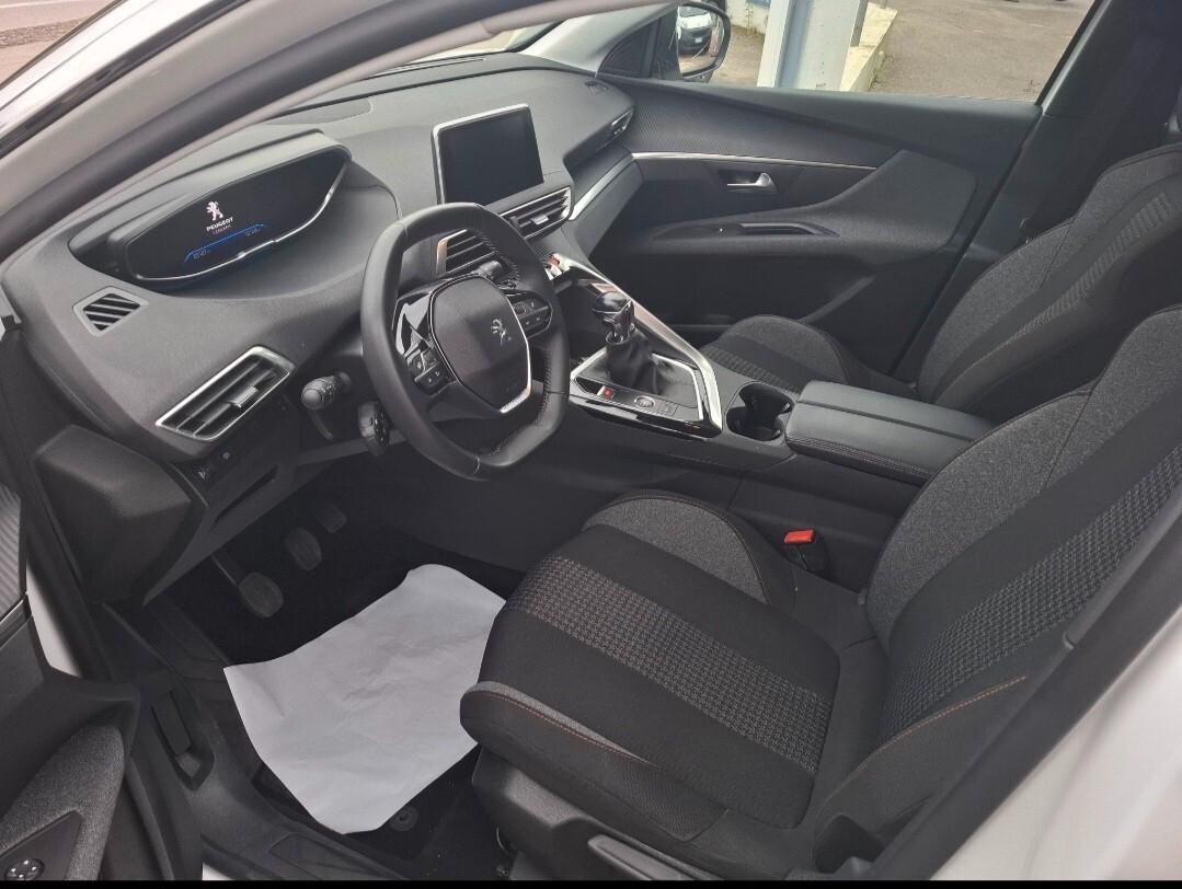 Peugeot 3008 BlueHDi 1.5 130cv anno 12-2021