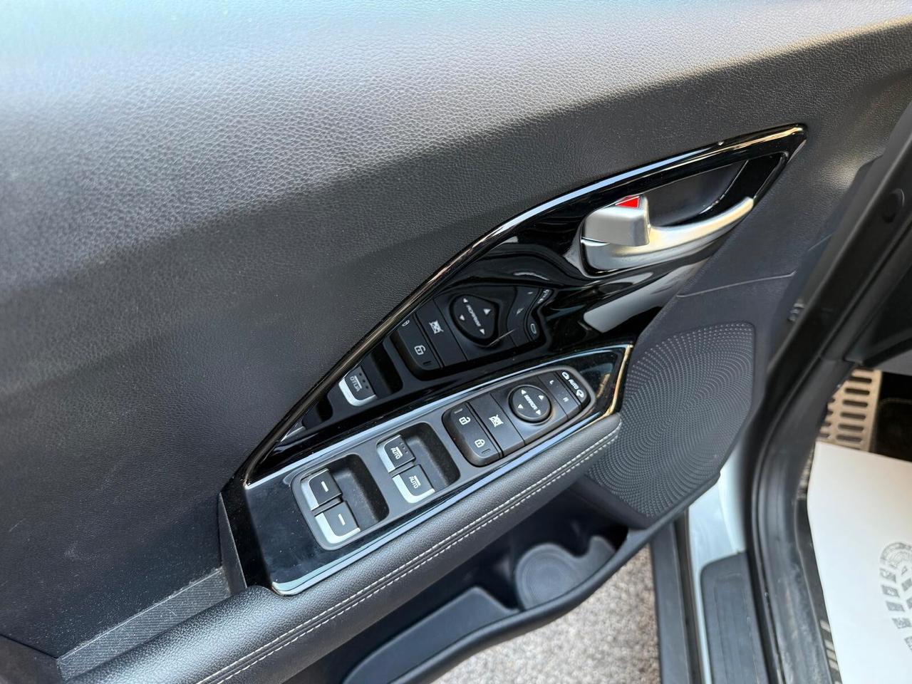 Kia Niro 1.6 GDi DCT HEV STYLE HYBRID AUTOM. *KM 18.000!*