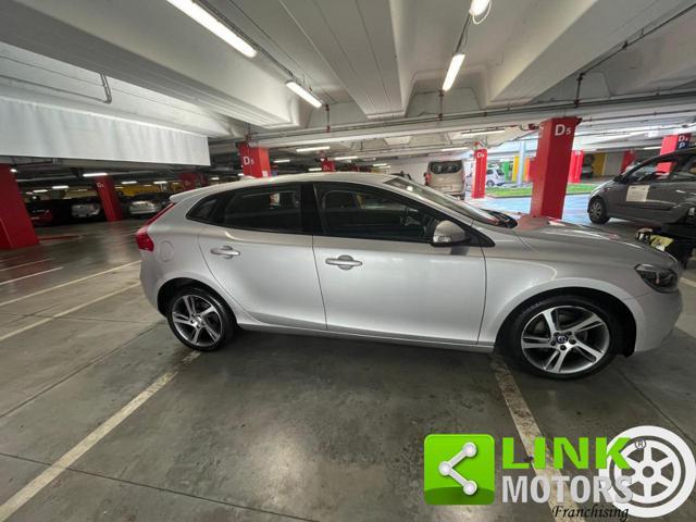 VOLVO V40 D2 Momentum