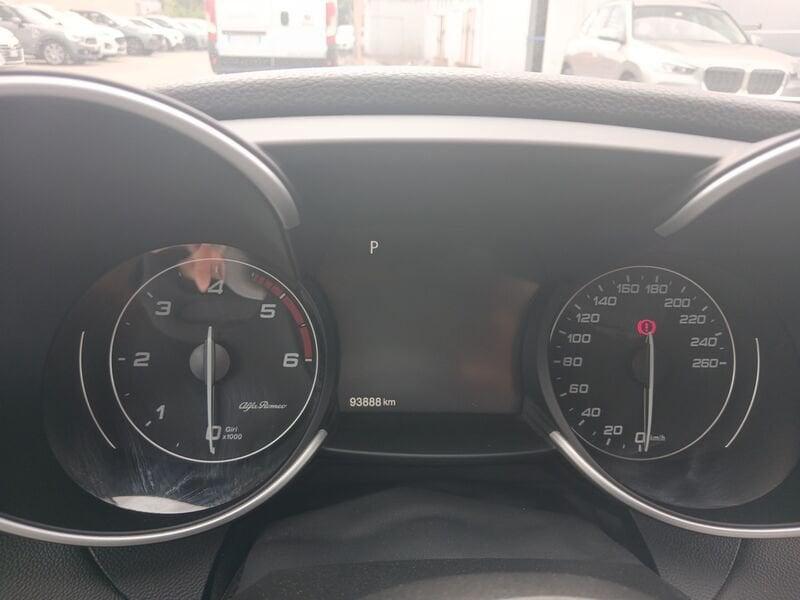 Alfa Romeo Giulia 2.2 Turbo Diesel 160CV Business AT8