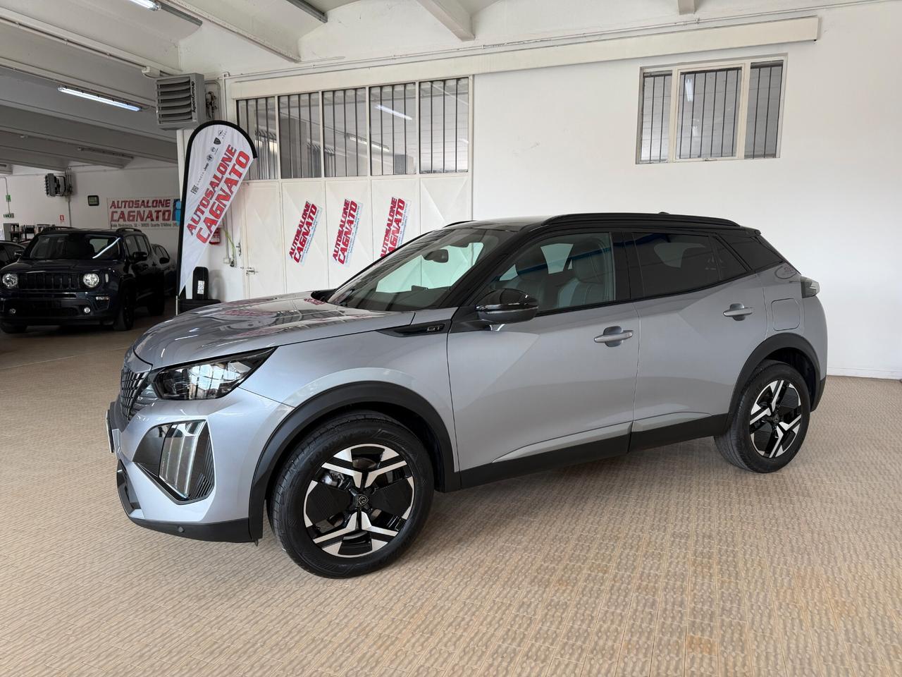 Peugeot 2008 Hybrid 145 e-DCS6 GT KM 9000 2025 Bicolor