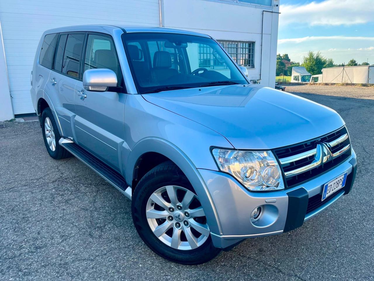 Mitsubishi Pajero 3.2 DI-D aut. Instyle 119.000km 2010 perfetta