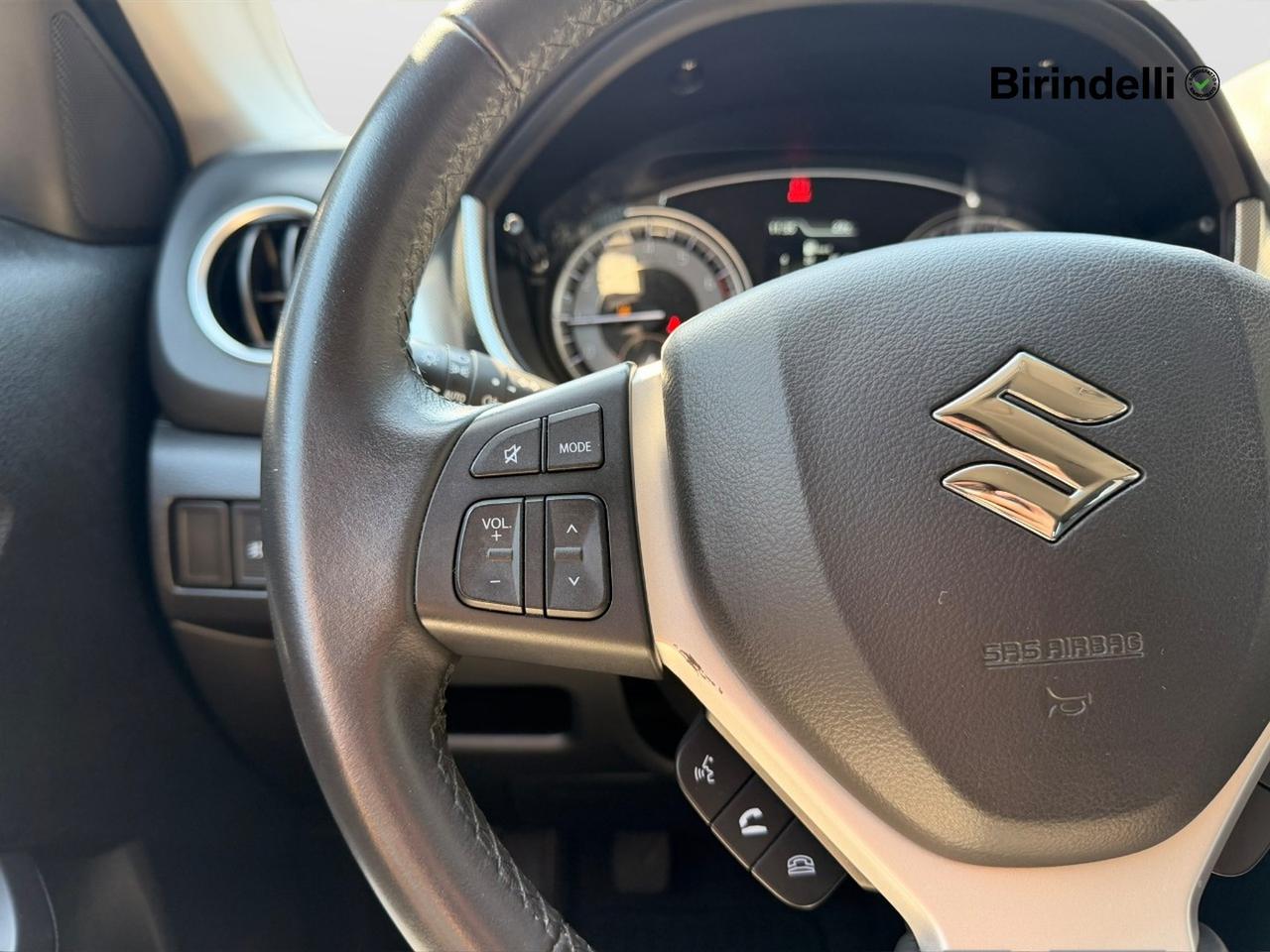 SUZUKI Vitara (2015) - Vitara 1.4 Hybrid Top