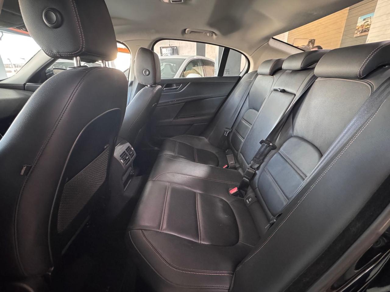 Jaguar XE Prestige Business Edition 2.0 20d #6791