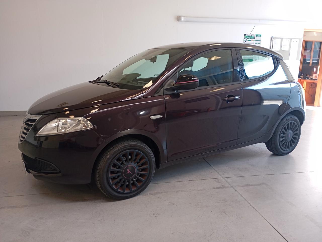 Lancia Ypsilon 1.2 69 CV 5 porte S&S Gold