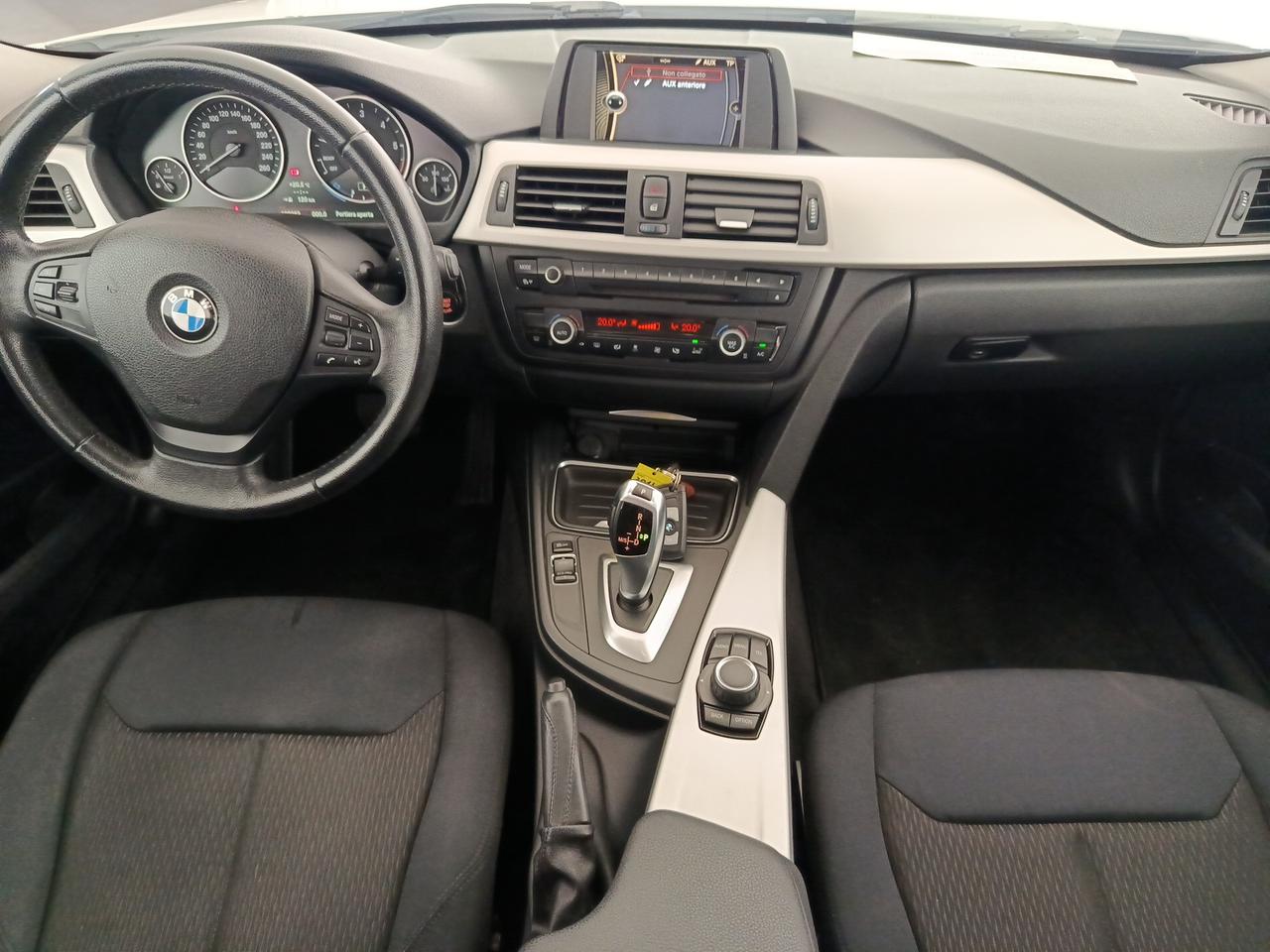 BMW Serie 3 (F30/31) - 320d Touring Business aut.