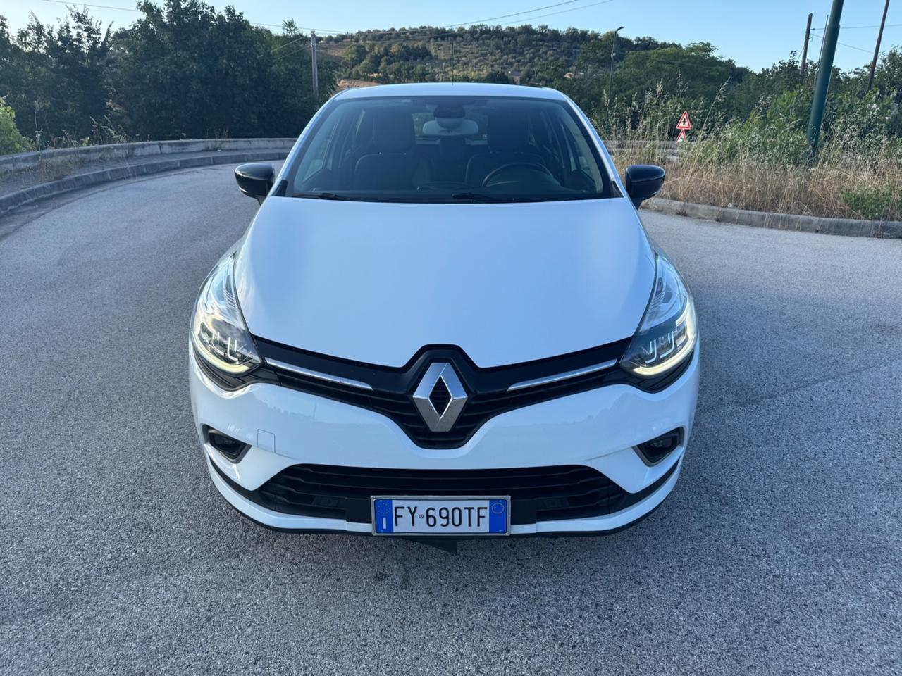 Renault Clio dCi 8V 75 CV 5 porte Moschino Life N 1 (autocarro)