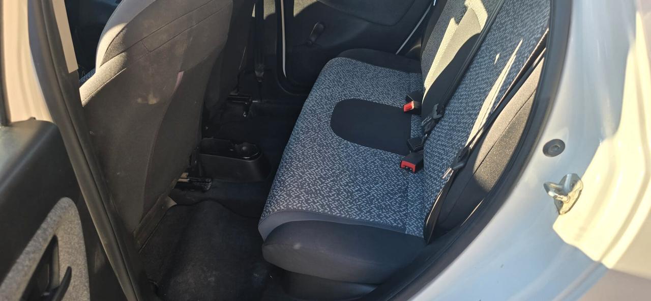 Lancia Ypsilon 1.0 FireFly 5 porte S&S Hybrid Ecochic Silver