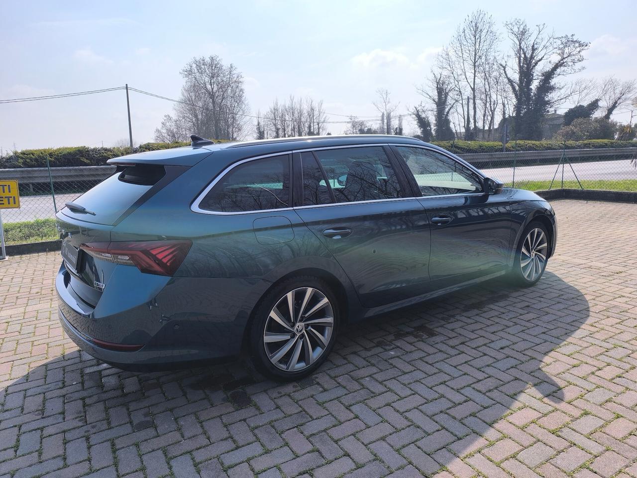 Skoda Octavia 1.5 e-TEC DSG Wagon Style