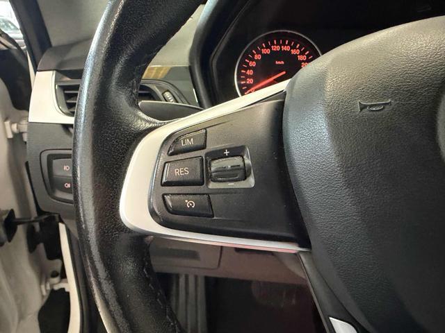 BMW X1 sDrive18d X line //LED//18//NAVI//