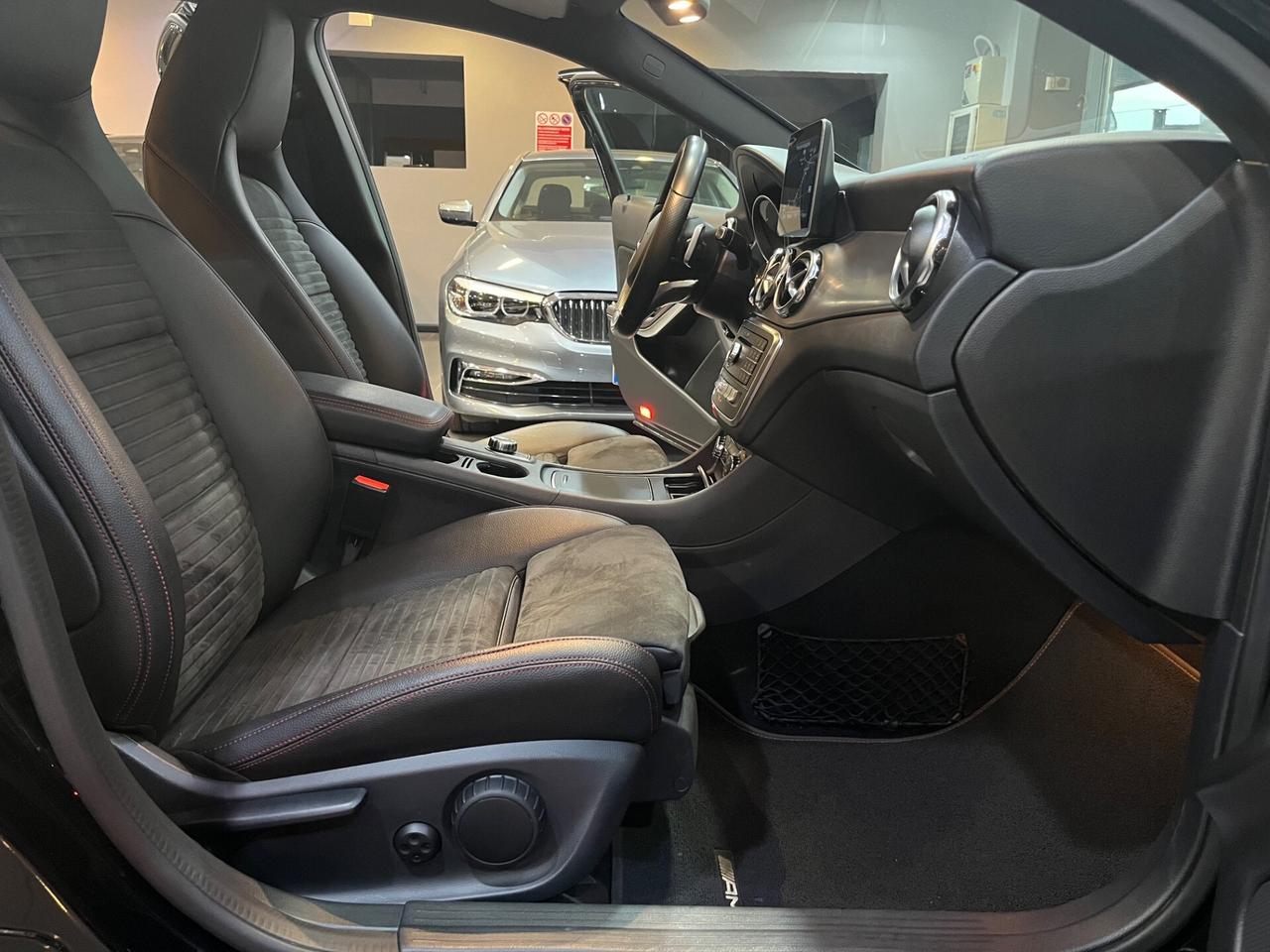 Mercedes-benz GLA 200 GLA-X156 PREMIUM 72.000 KM!!!