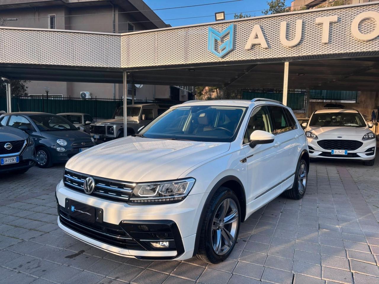 VOLKSWAGEN TIGUAN R-LINE
