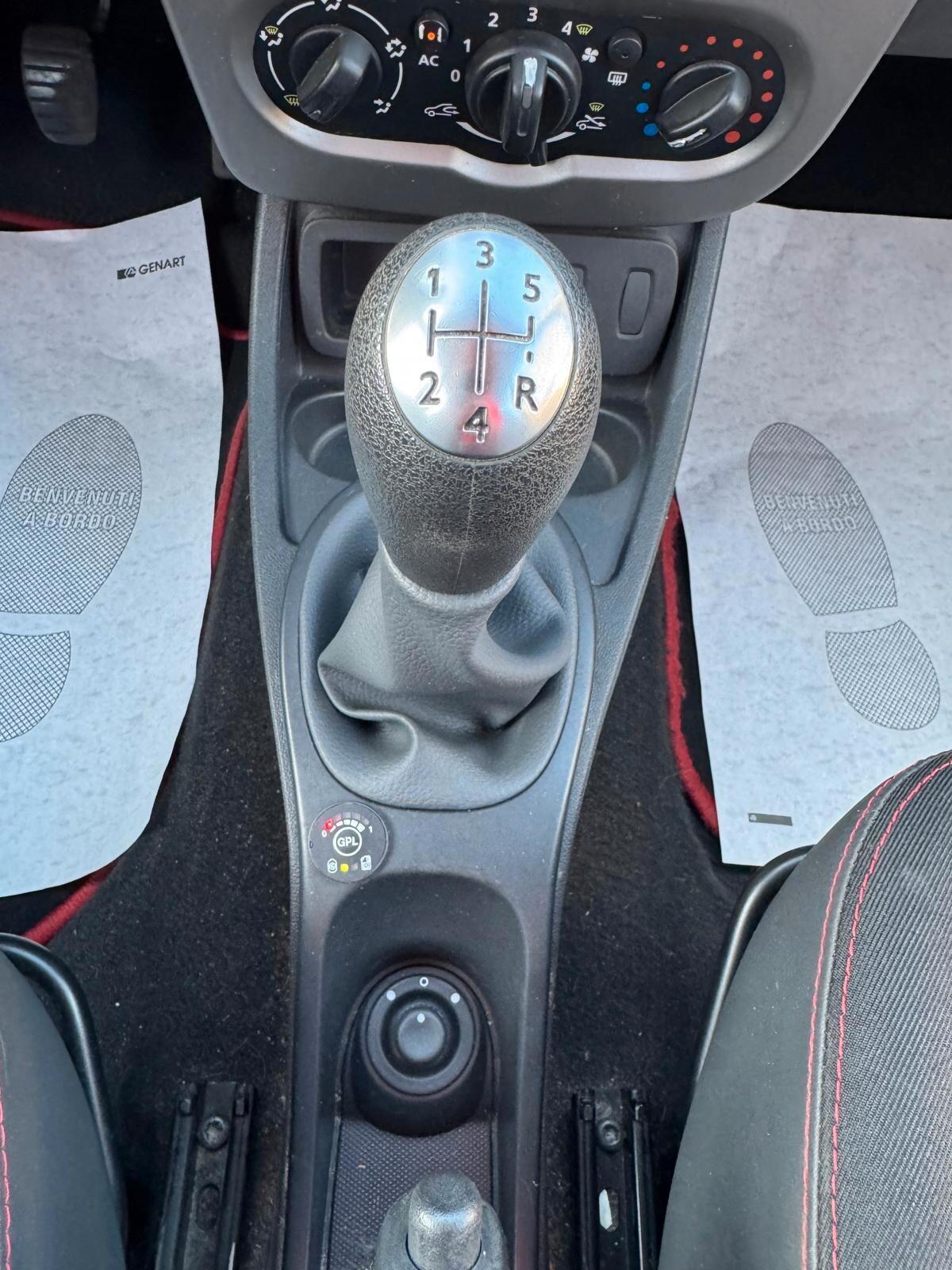 Dacia Duster 1.6 GPL (SCADENZA 2033) 110CV 4X2 LAURETAE 2013