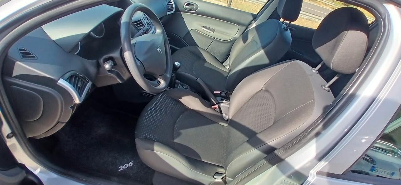 Peugeot 206 1.1 5p. Trendy - 2011 40.000km