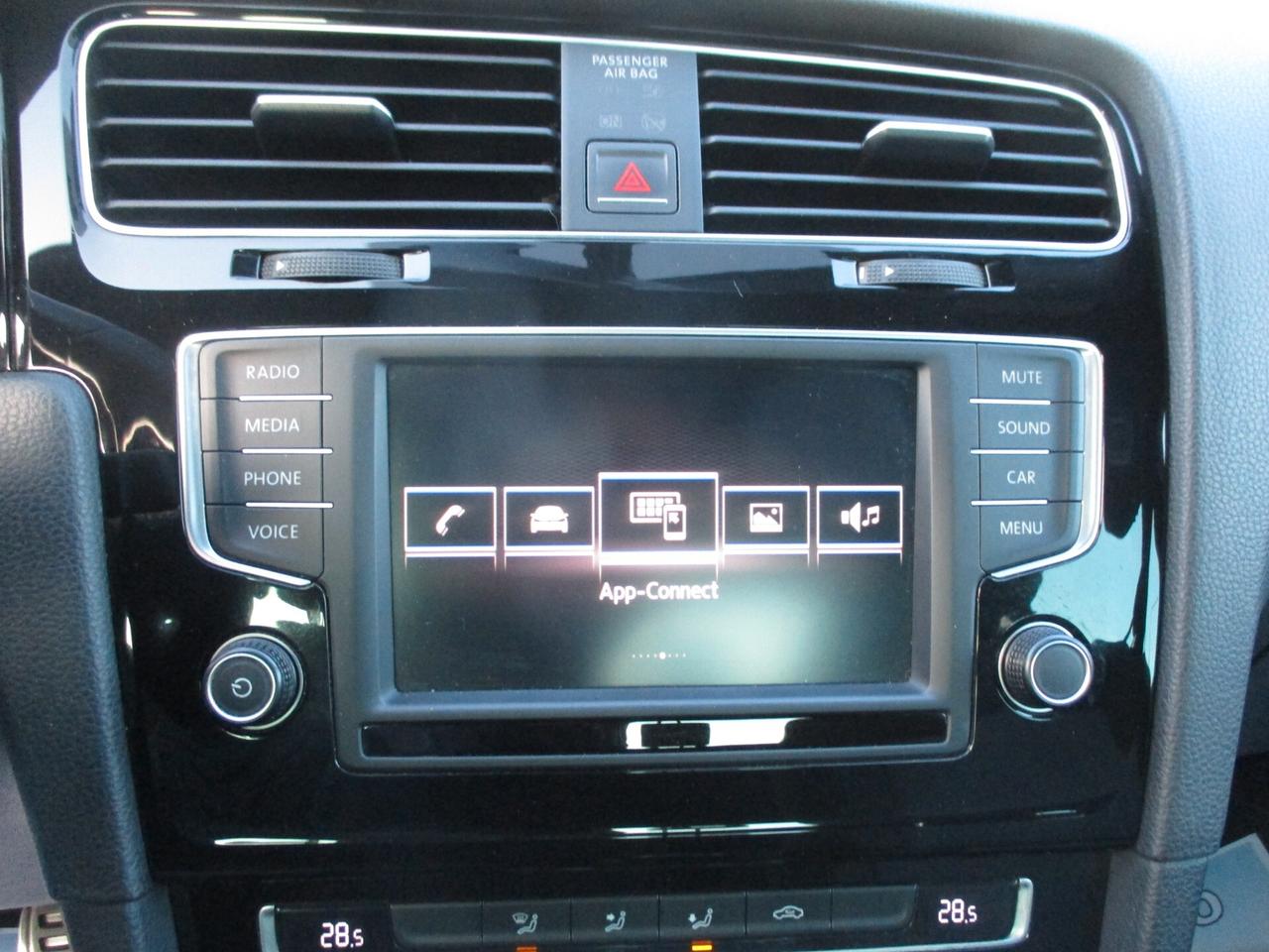 Volkswagen Golf 7.5 1.6 TDI R-LINE FULL OPTIONAL 2018