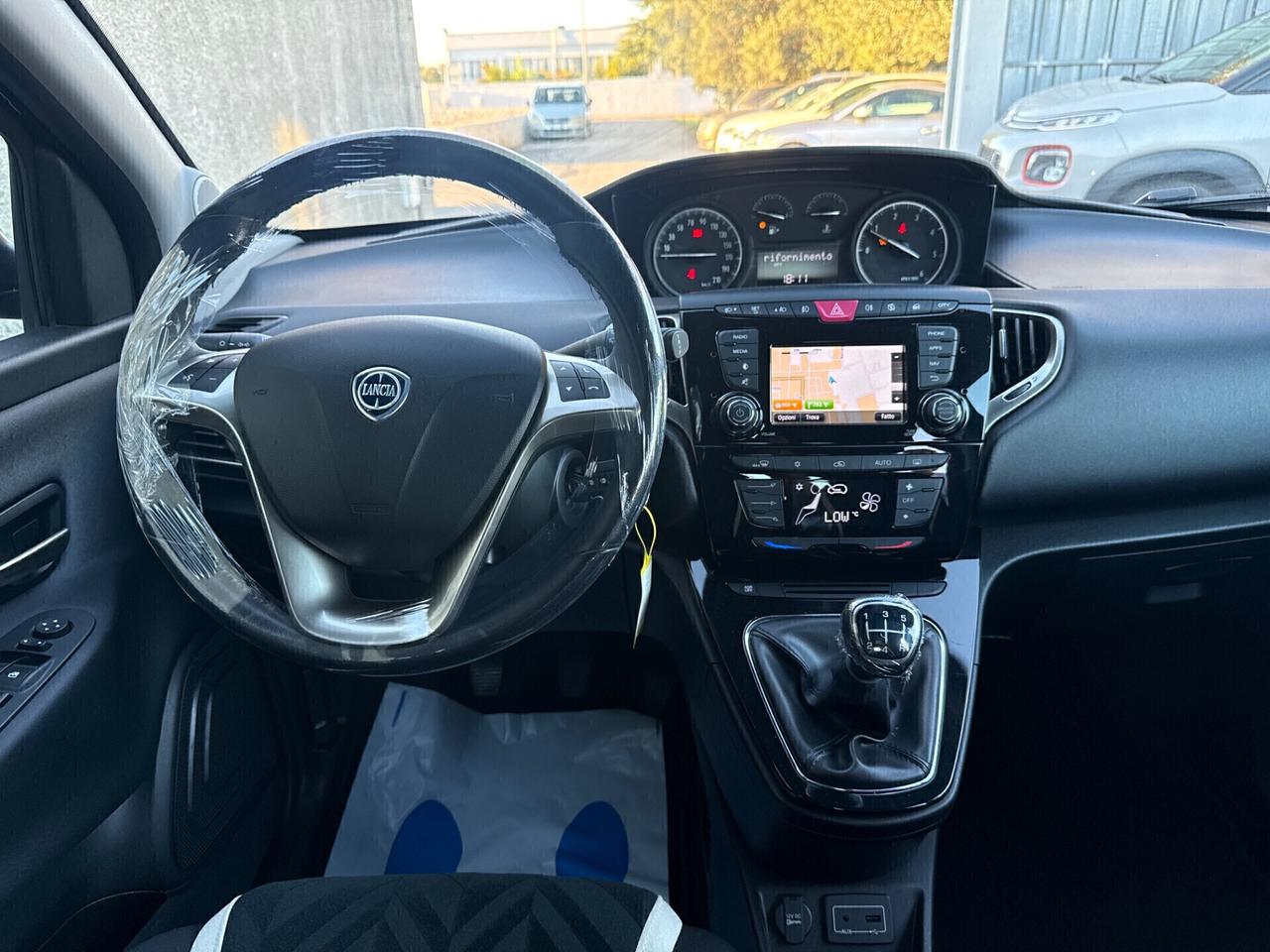 Lancia Ypsilon 1.3 MJT 95CV EURO6,Navigatore,Climatronic,Alcantara,Comandi al volante,ecc.