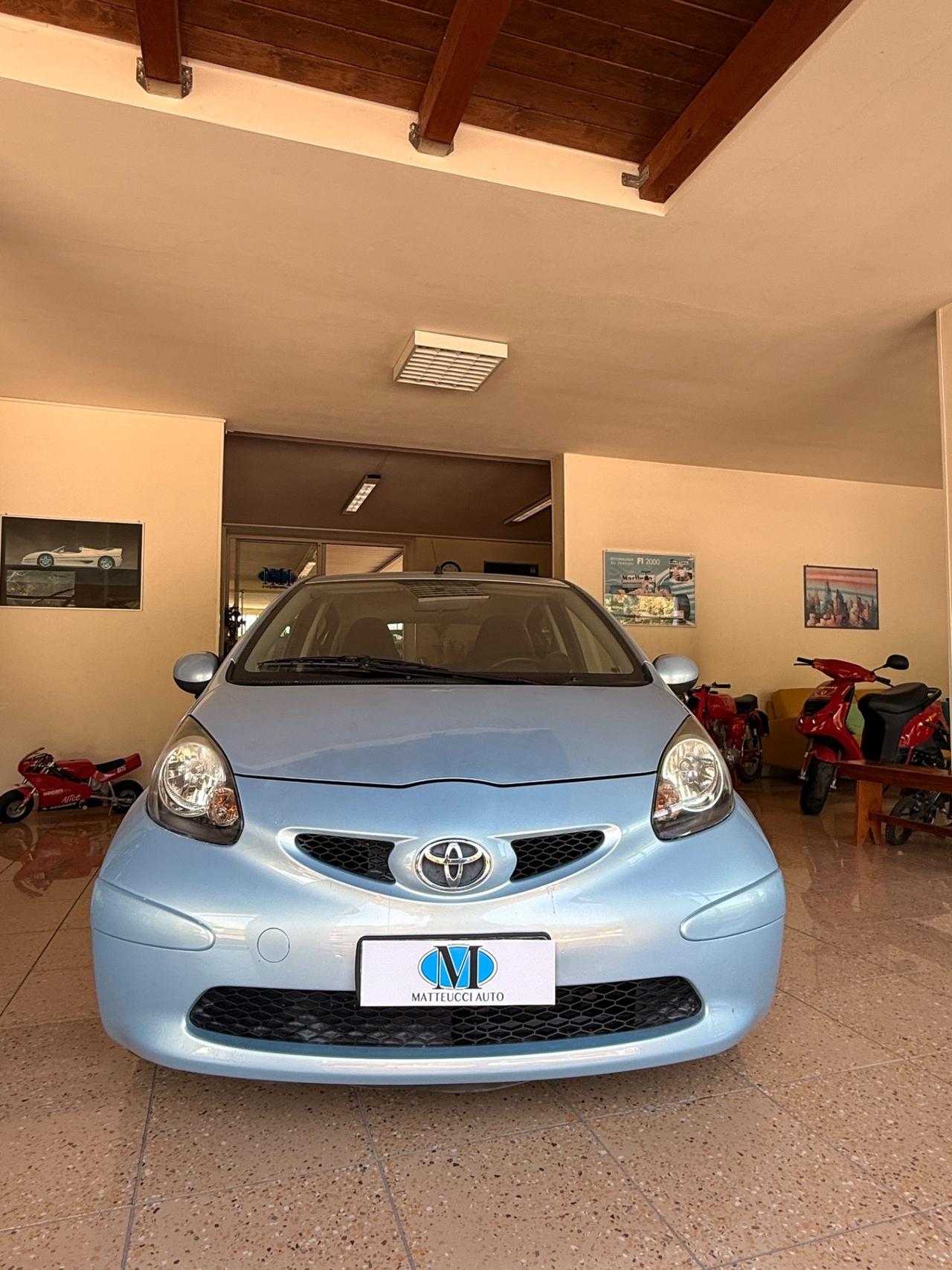 Toyota Aygo 1.0 12V VVT-i 5 porte Sol
