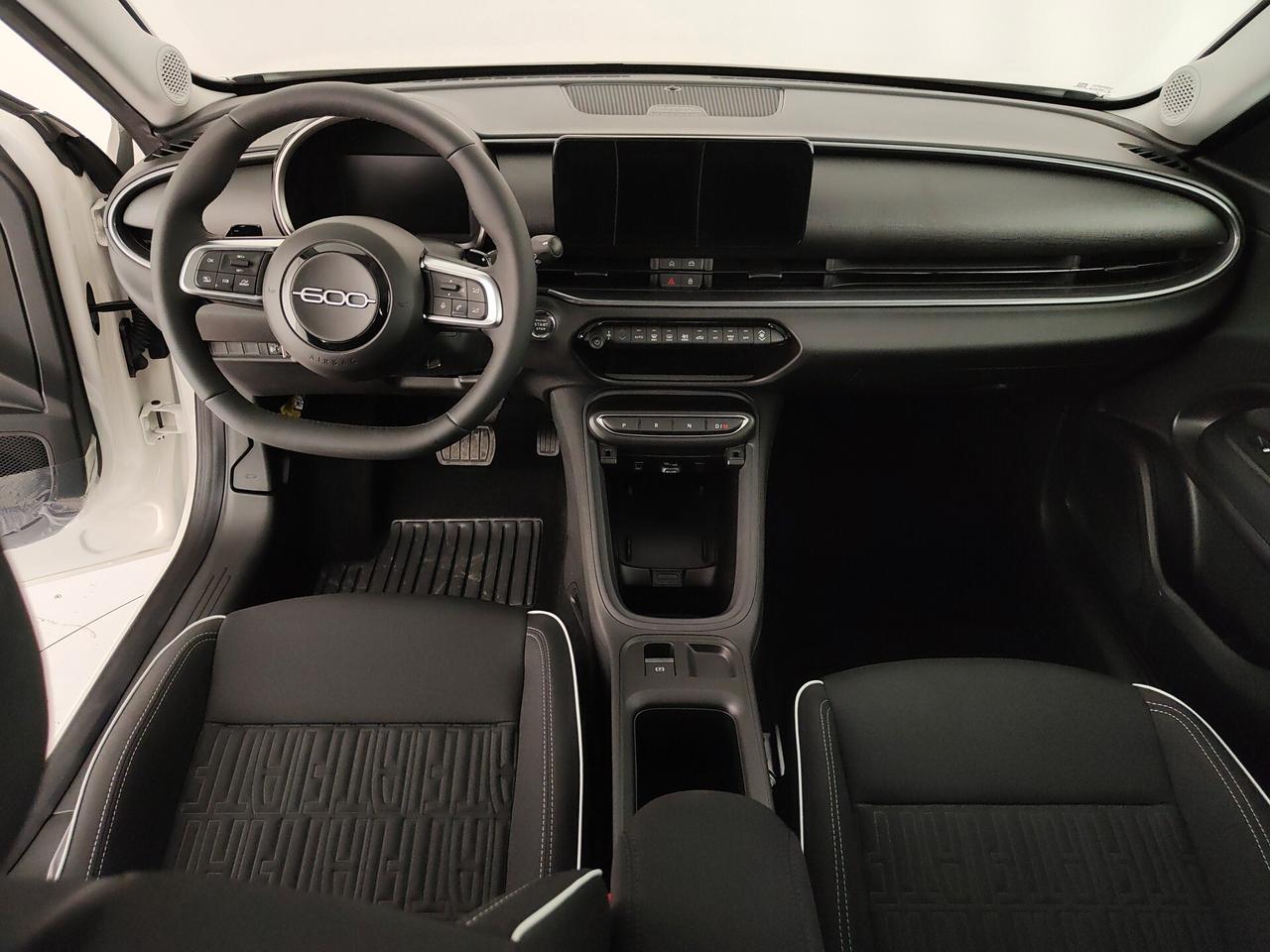 Fiat 600 Hybrid 110 CV DCT MHEV Business