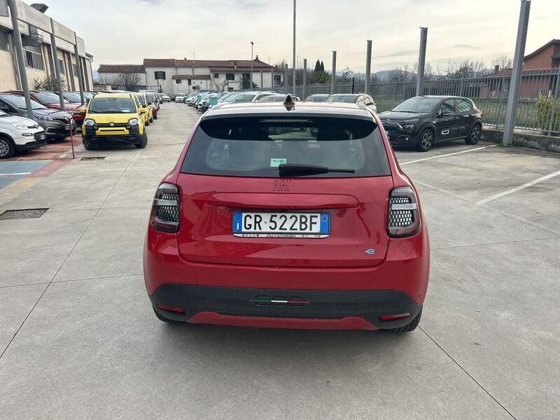 FIAT 600e Red