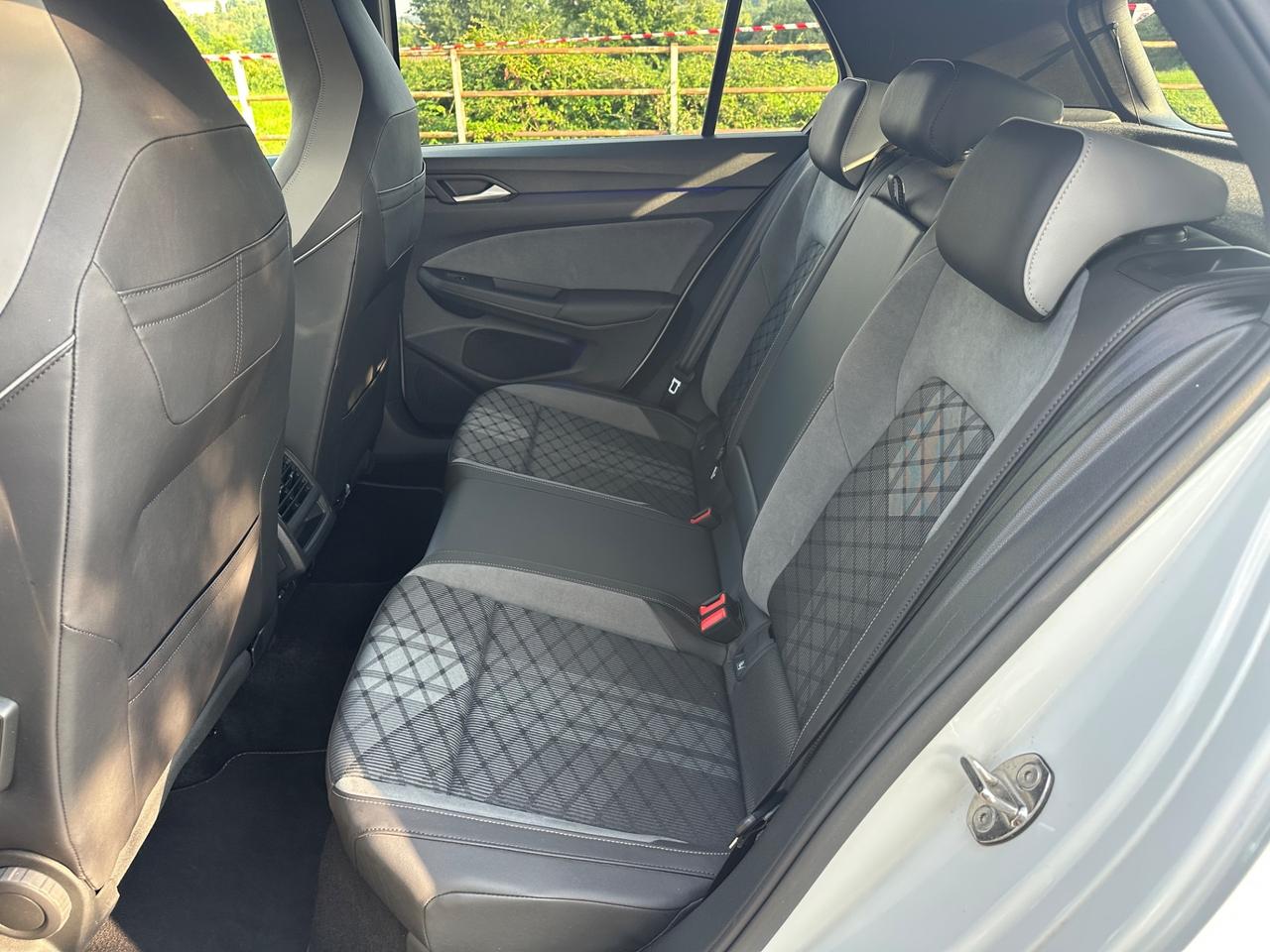 Volkswagen Golf 1.5 eTSI 150 CV EVO ACT DSG R-Line