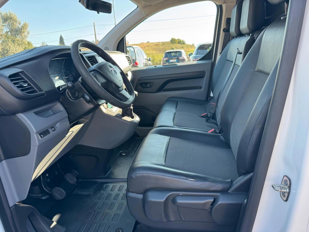 Vivaro 1.5 Diesel 120CV S&S PL-TN M Furgone Essentia