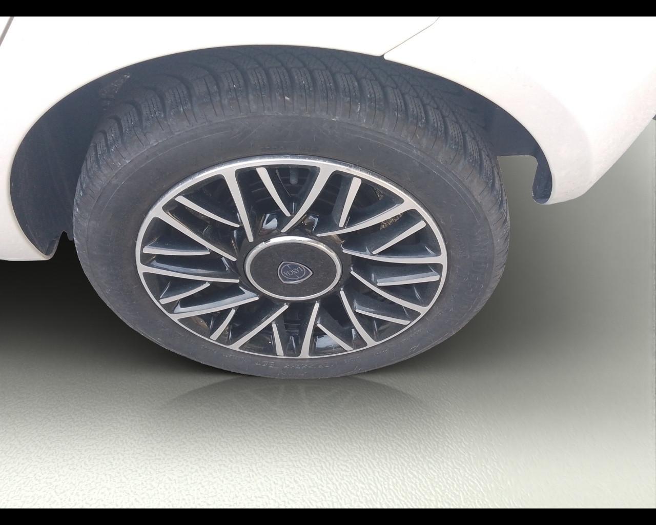 LANCIA Ypsilon 3ª serie - Ypsilon 1.2 69 CV 5 porte GPL Ecochic Gol