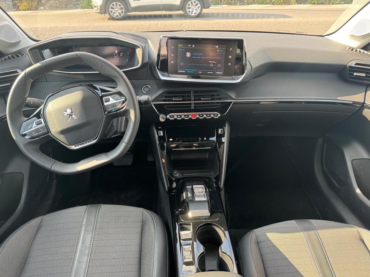 Peugeot 208 motore elettrico 136 CV 5 porte GT