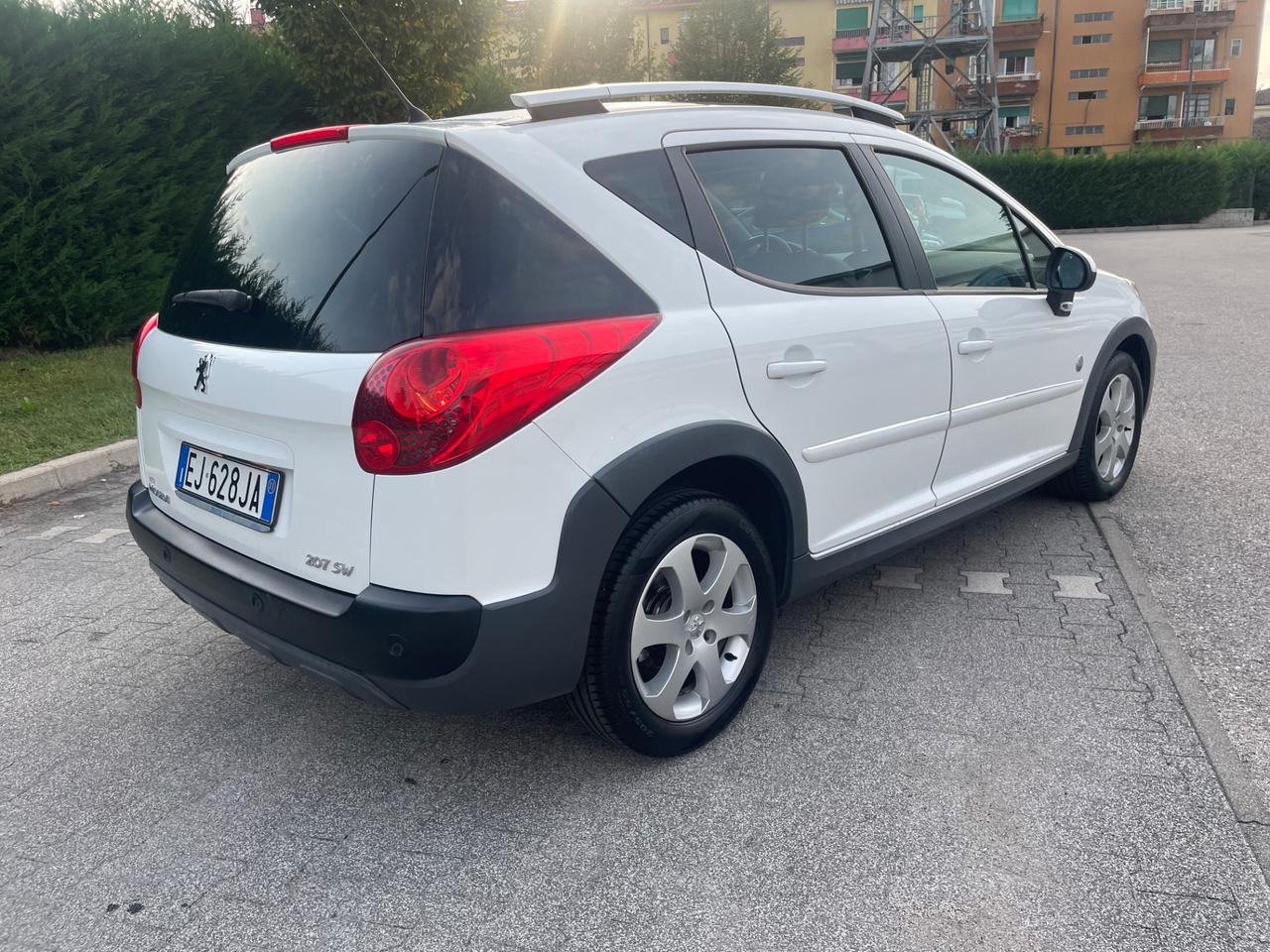 Peugeot 207 1.6 HDi SW Outdoor 2011 tetto perfetta