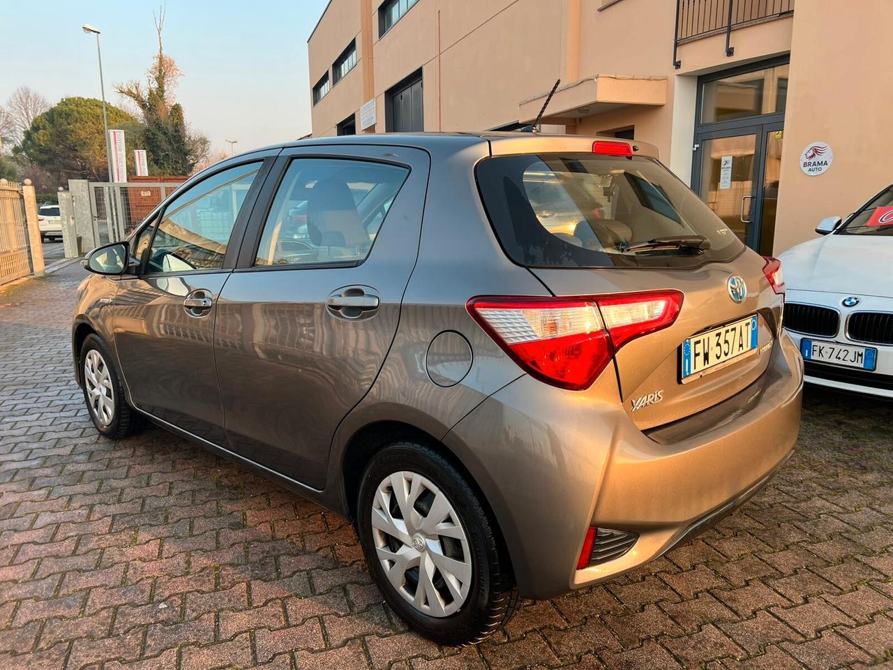 Toyota Yaris 1.5 Hybrid 5 porte Business