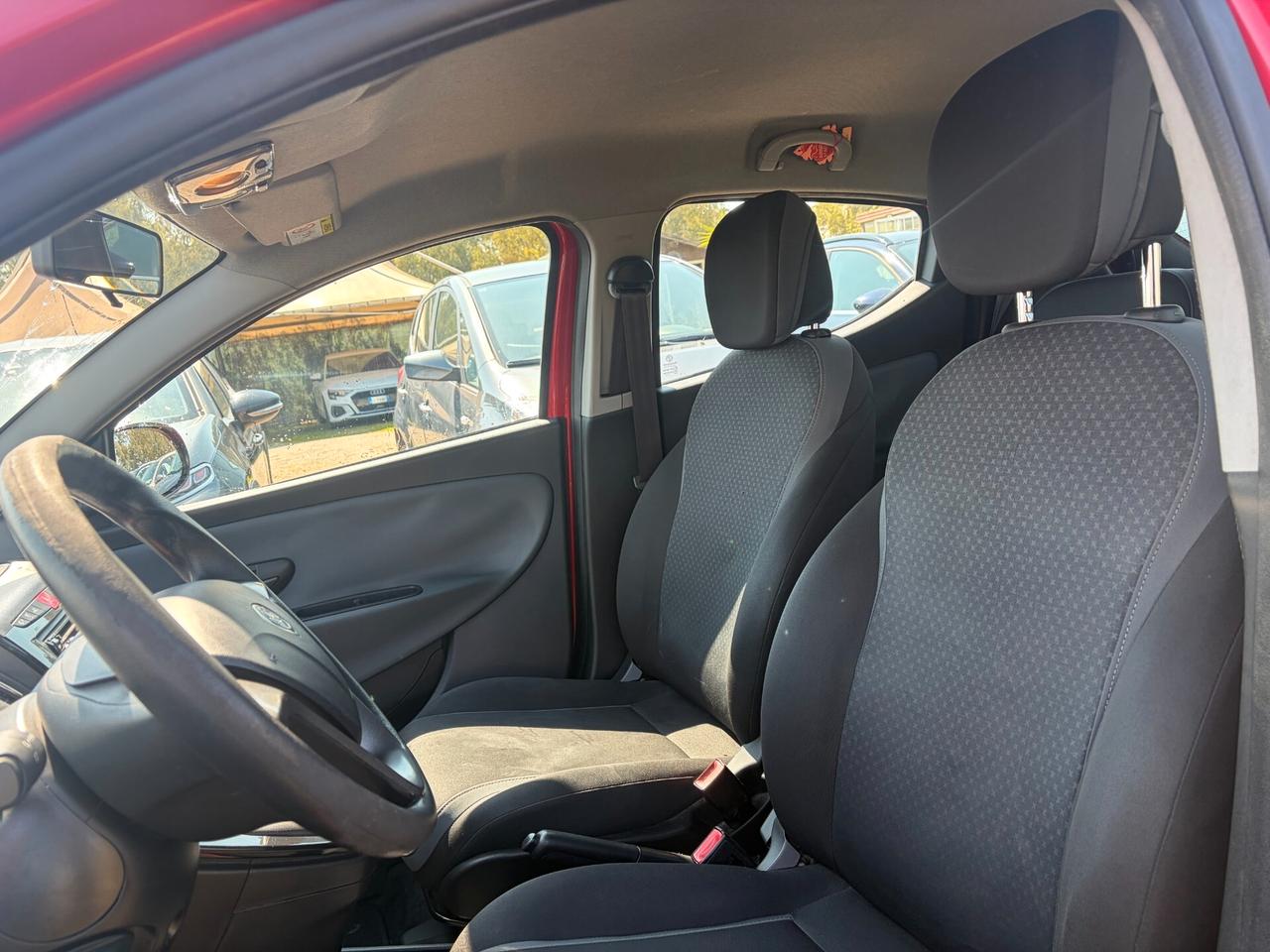 LANCIA YPSILON 1.2 66.000 KM ANNO 2016 GARANTITA