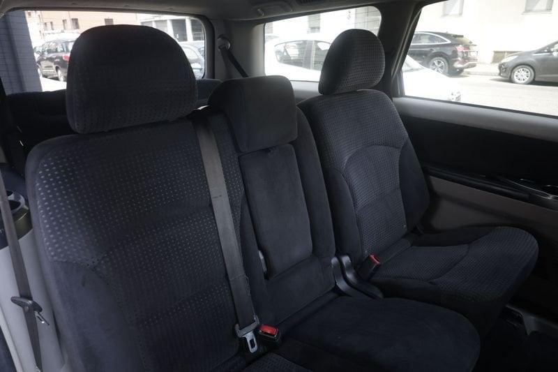 Mitsubishi Grandis MITSUBISHI GRANDIS 2.0 DI-D 7 POSTI INTENSE 100KW ANNO 2005