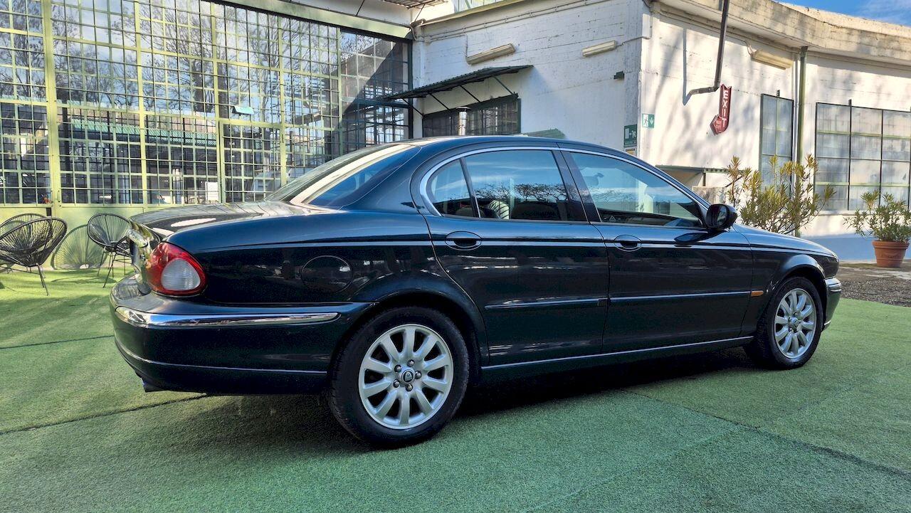 Jaguar X-Type 2.5 V6 AWD Executive – 2002