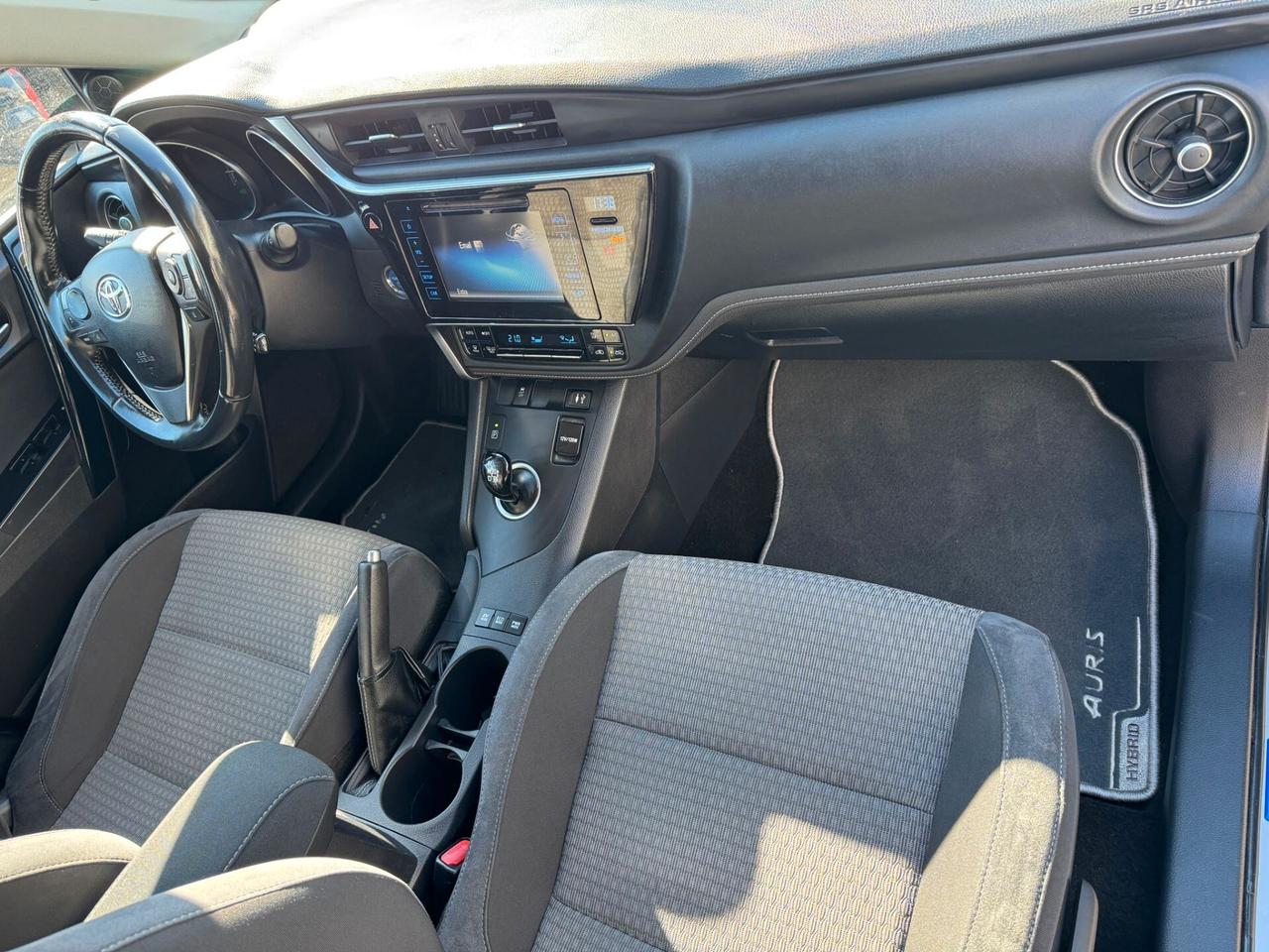 Toyota Auris Touring Sports 1.8 Hybrid Lounge