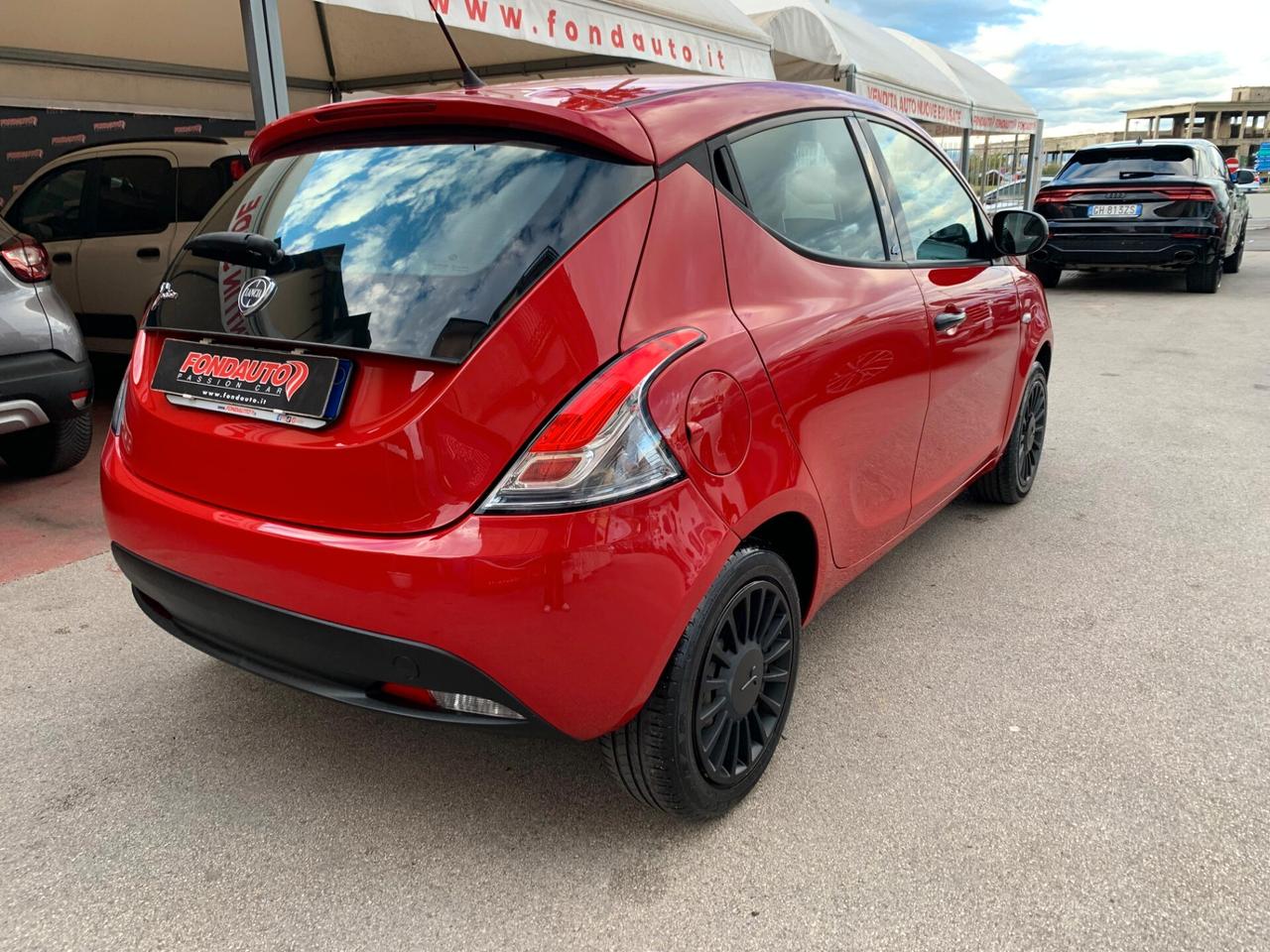 Lancia Ypsilon 1.2 69 CV 5 porte Elefantino Blu