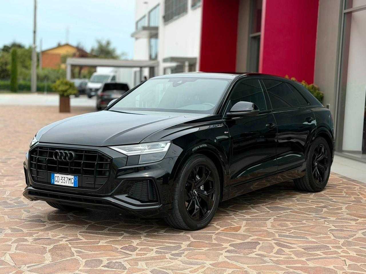 Audi Q8 45 3.0 TDI MHEV 231 CV quattro tiptronic s-line black edition