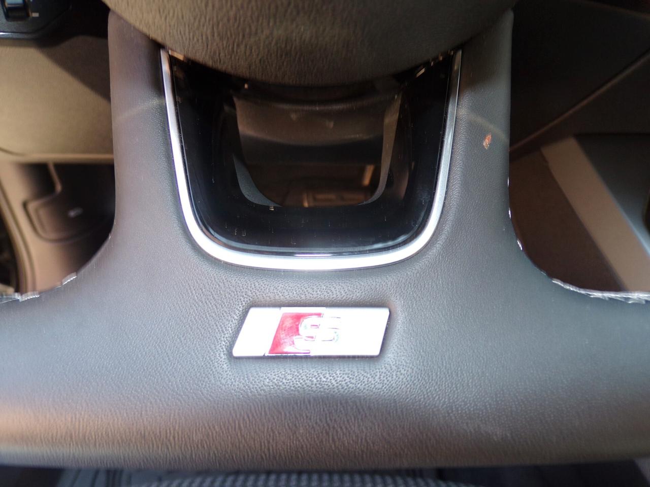 Audi A3 Sedan 1.5 TFSI MHEV S line Edition S-tronic – Fari LED Matrix Navi Pari al Nuovo