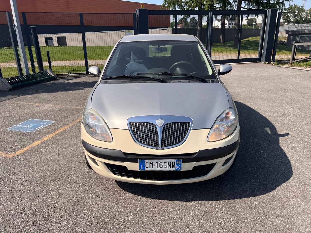 Lancia Ypsilon 1.2 Oro