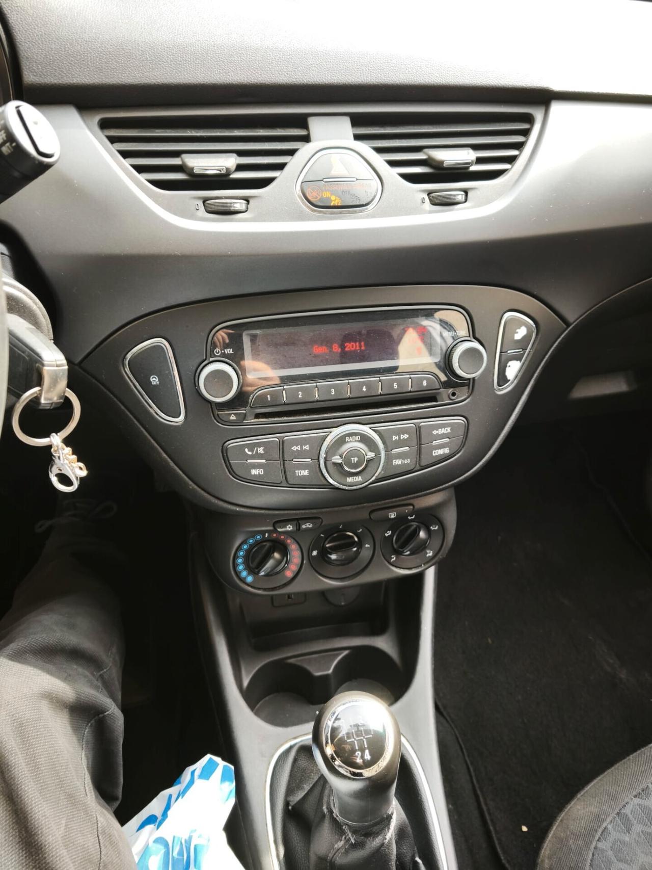 Opel Corsa 1.2 5 porte Cosmo