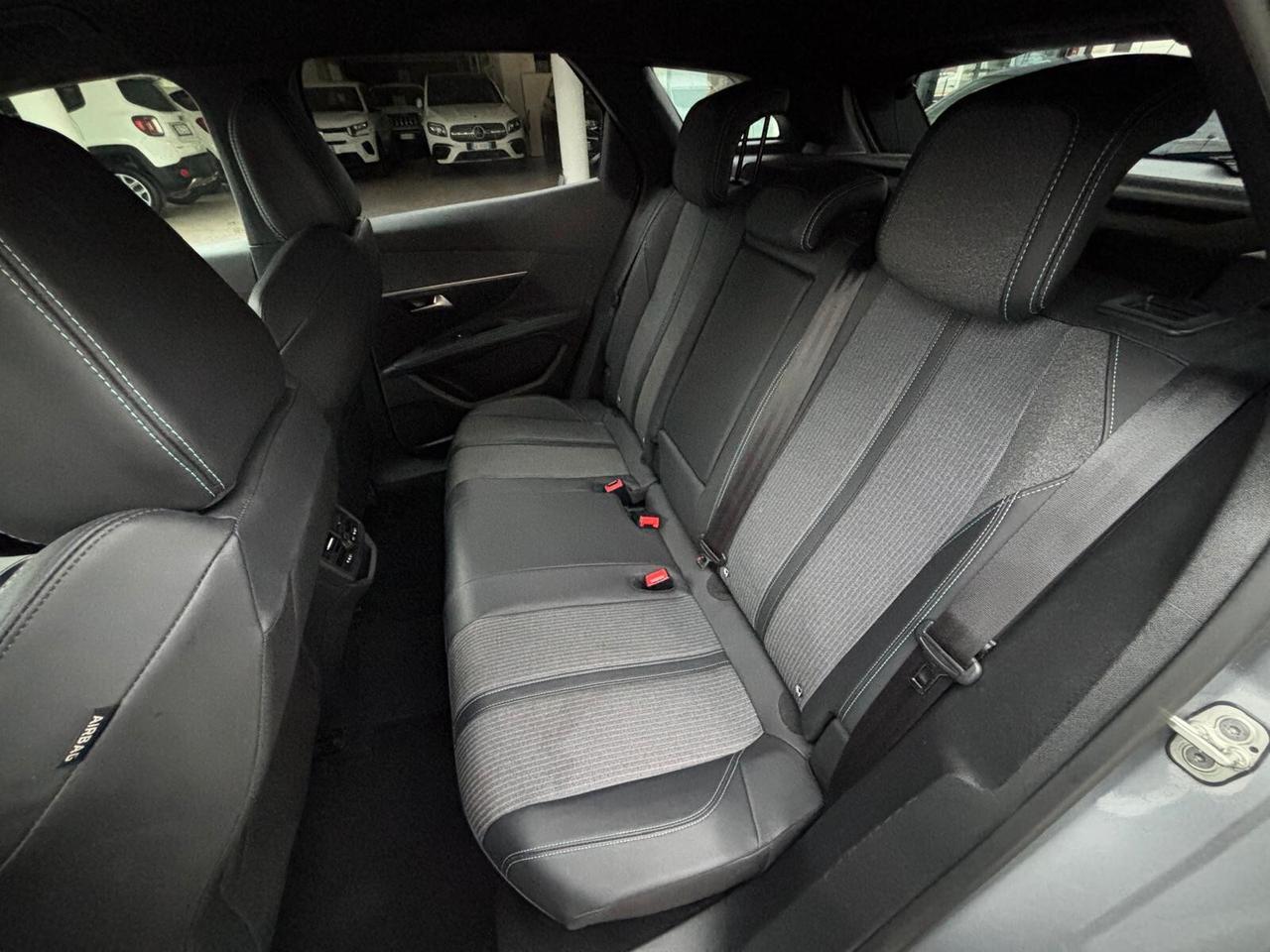 Peugeot 3008 HDi 1.5/130 CV EAT8 Allure